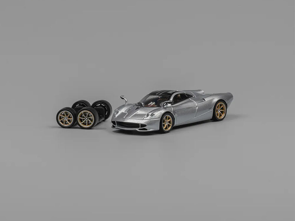 CM Model 1/64 Pagani Codalunga Metallic Silver