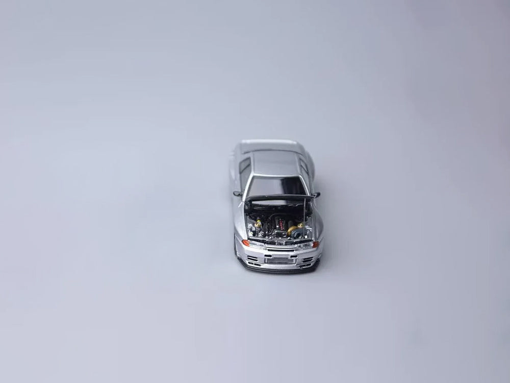 Focal Horizon 1/64 Garage Active Nissan Skyline GTR R32 Modified with Carbon Bonnet Silver