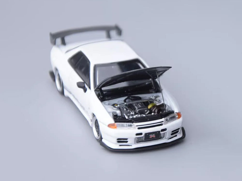 Focal Horizon 1/64 Nissan Skyline GTR R32 Top Secret White with Carbon Hood