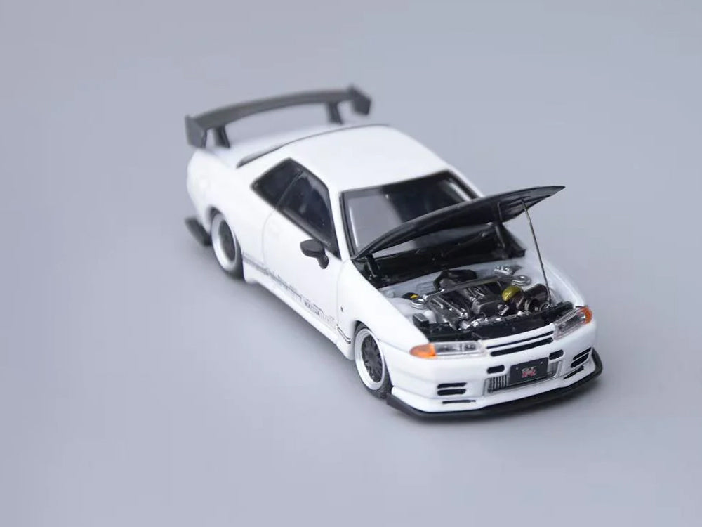 Focal Horizon 1/64 Nissan Skyline GTR R32 Top Secret White with Carbon Hood