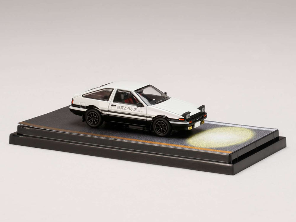 Hobby Japan 1/64 Toyota Sprinter Trueno AE86 Initial D Engine Mounted model with Keisuke Takahashi