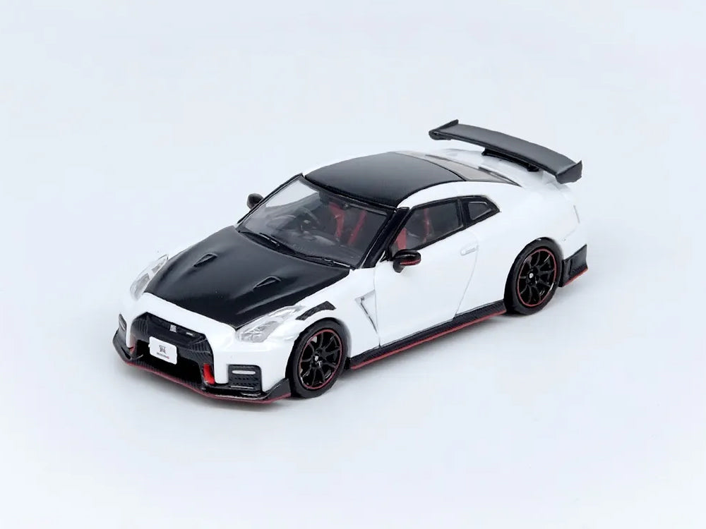 Inno64 Nissan Skyline GT-R R35 NISMO White