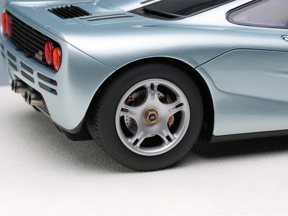 Make Up Model 1/18 McLaren F1 Road Car 1994 Pale Blue Metallic