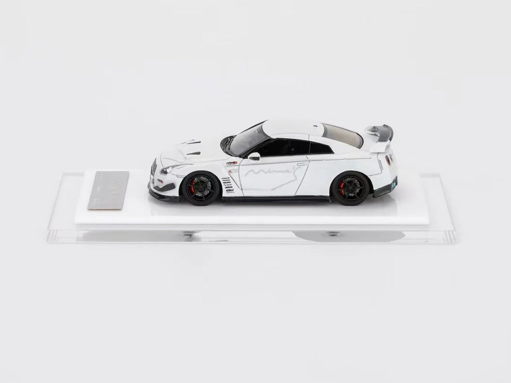 Model Idea 1/64 Nissan Skyline GTR R35 Mines Modified White with Carbon Bonnet