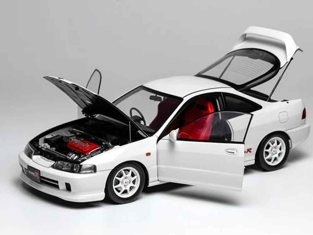 MotorHelix 1/18 Honda Integra DC2 Type R Championship White