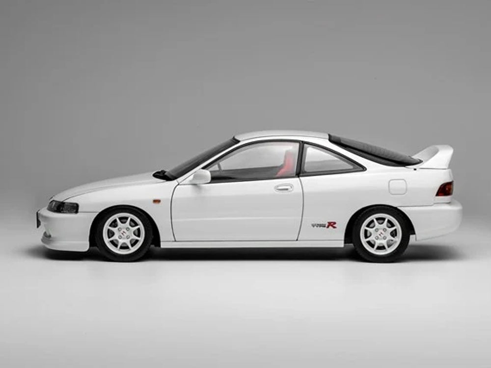 MotorHelix 1/18 Honda Integra DC2 Type R Championship White