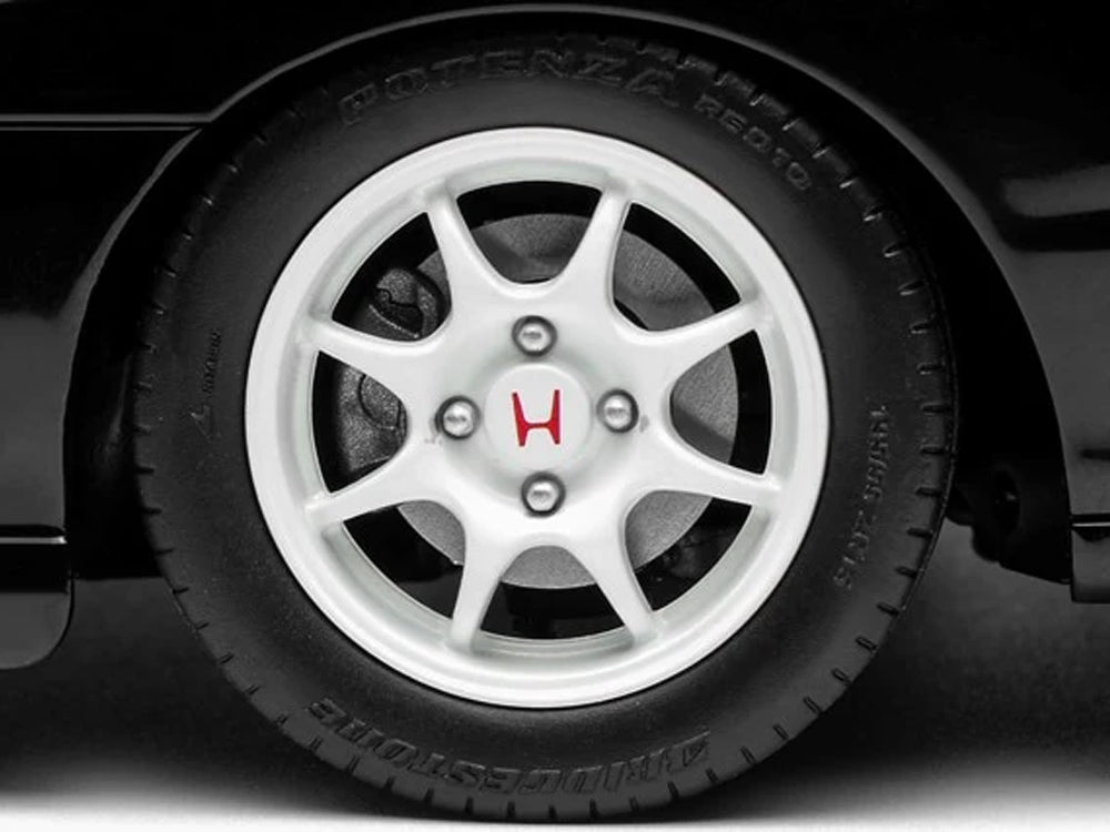 MotorHelix 1/18 Honda Integra DC2 Type R Championship White