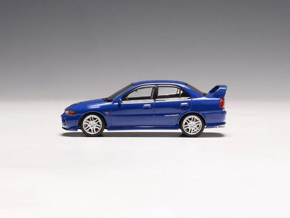 Motor Helix 1/64 Mitsubishi Lancer Evolution IV Icelle Blue
