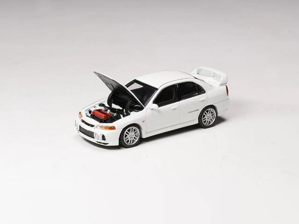 Motor Helix 1/64 Mitsubishi Lancer Evolution IV Scotia White