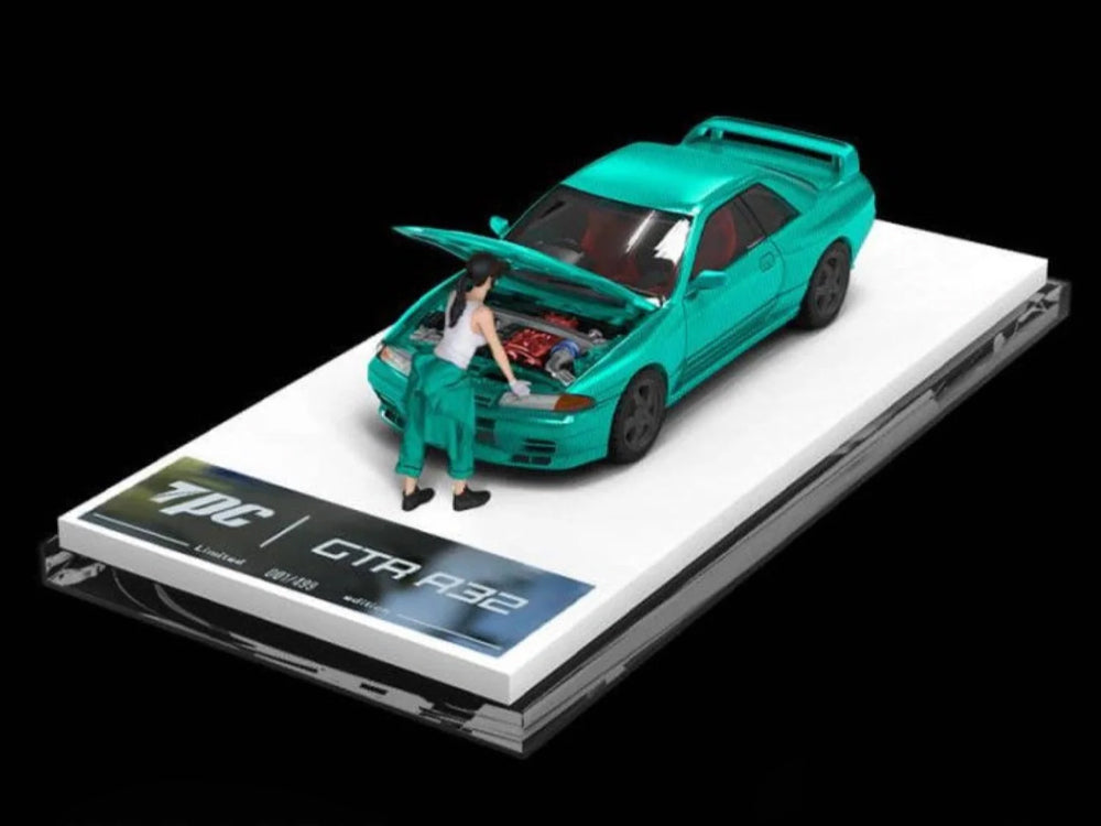 TPC 1/64 Nissan Skyline GTR R32 Carbon Fibre Green Car with Figurine