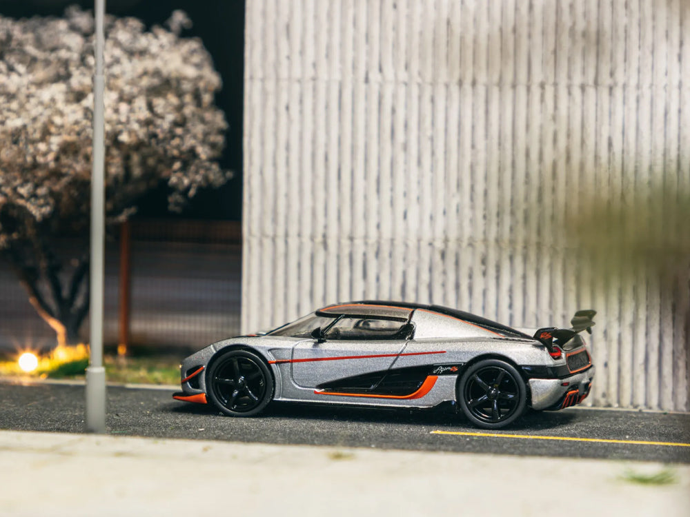 Tarmac Works 1/64 Koenigsegg Agera RS Moon Silver/Black