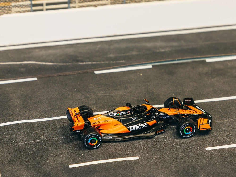 Tarmac Works 1/64 McLaren MCL60 2024 Livery Show Car