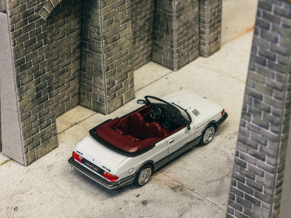 Tarmac Works 1/64 Saab 900 Turbo Convertible White