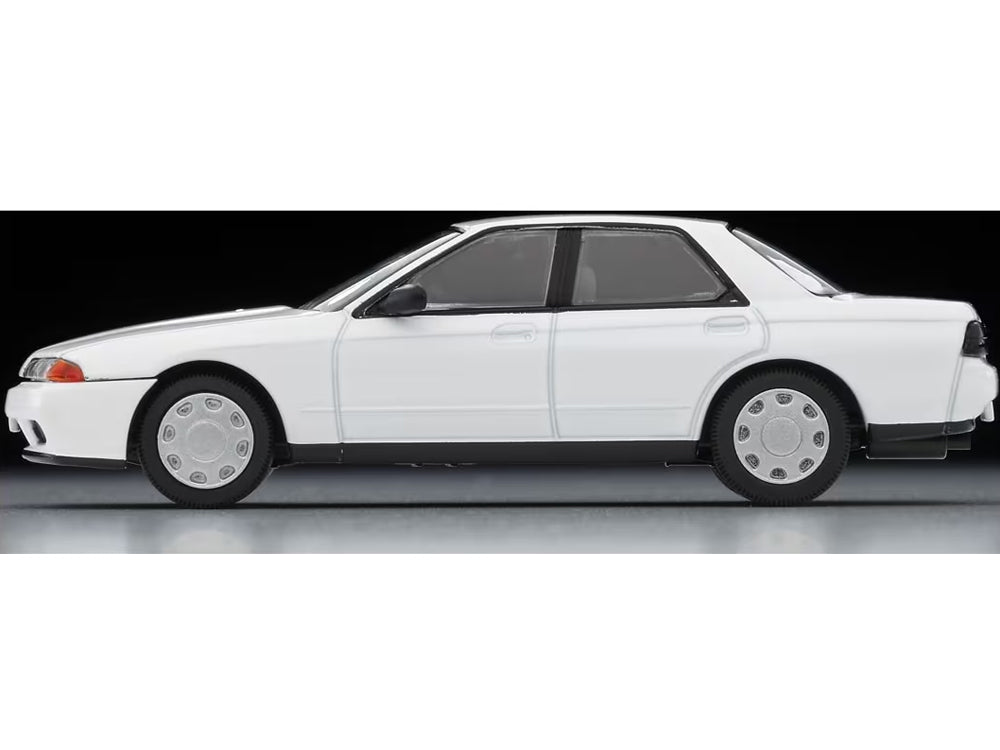 Tomica 1/64 Nissan Skyline 4 Door Sports Sedan GXI X White 92 Model - Diecast Toyz Australia