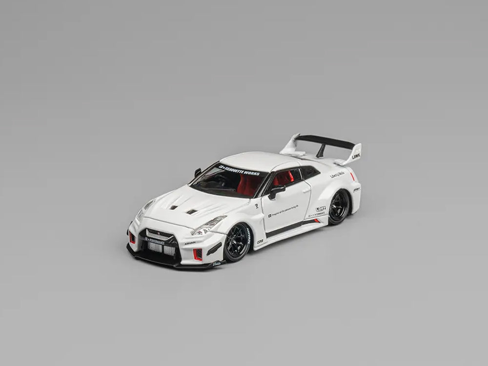 CM Model 1/64 LBWK Super Silhouette Nissan Skyline GT35-RR White