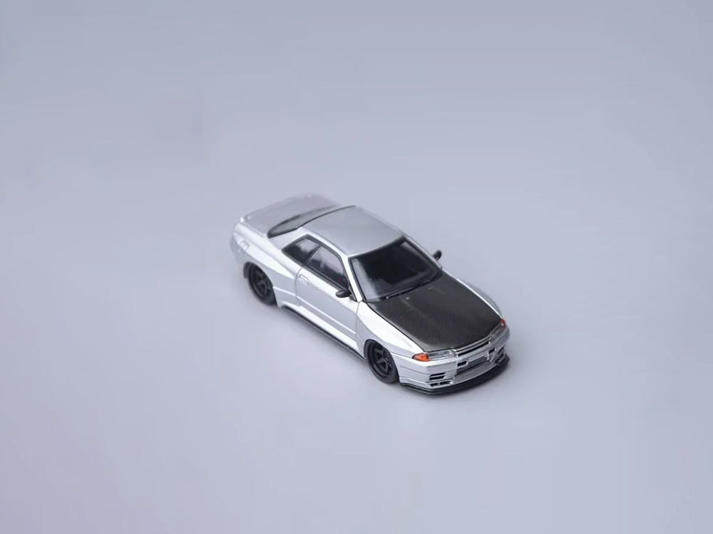 Focal Horizon 1/64 Garage Active Nissan Skyline GTR R32 Modified with Carbon Bonnet Silver