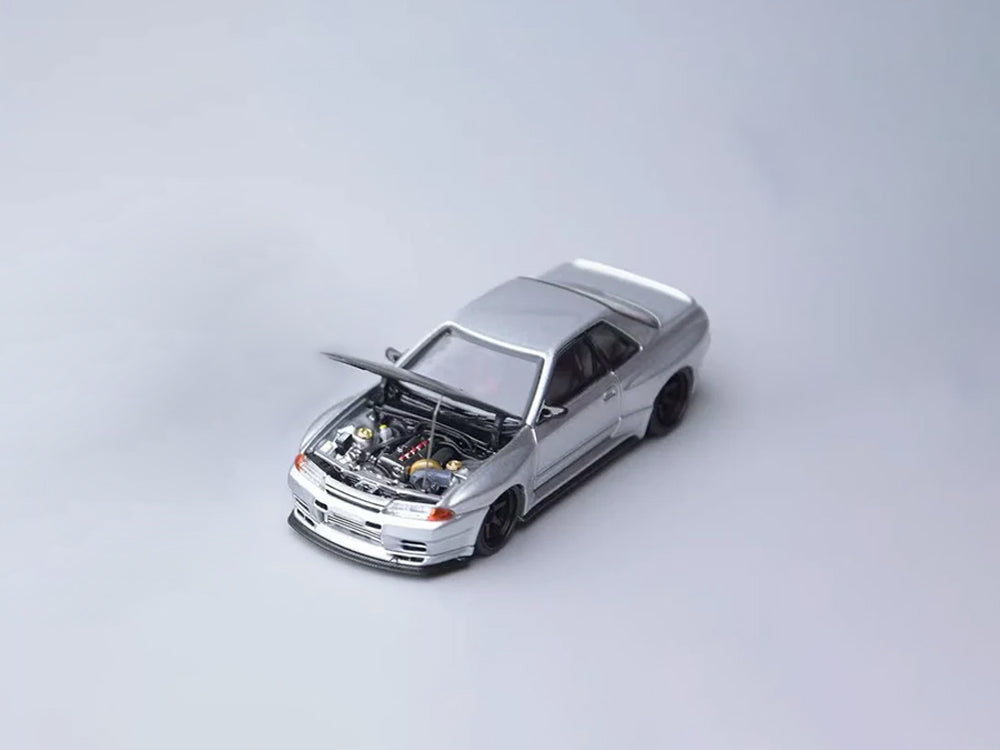 Focal Horizon 1/64 Garage Active Nissan Skyline GTR R32 Modified with Carbon Bonnet Silver
