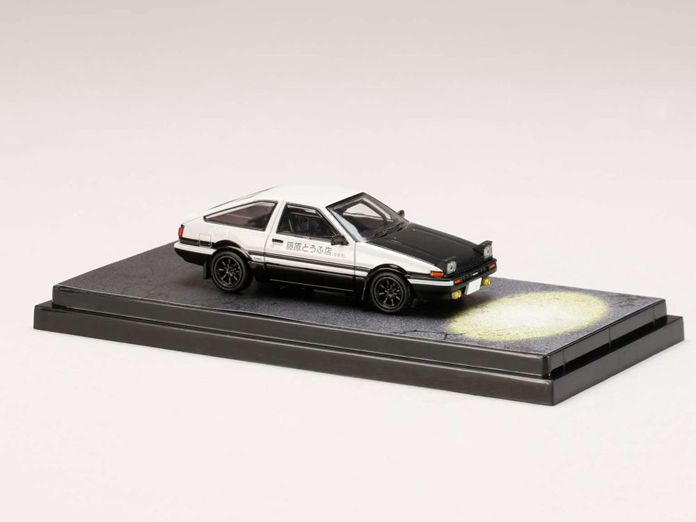 Hobby Japan 1/64 Toyota Sprinter Trueno AE86 Final Version Initial D Engine Mounted model with Shinji Inui