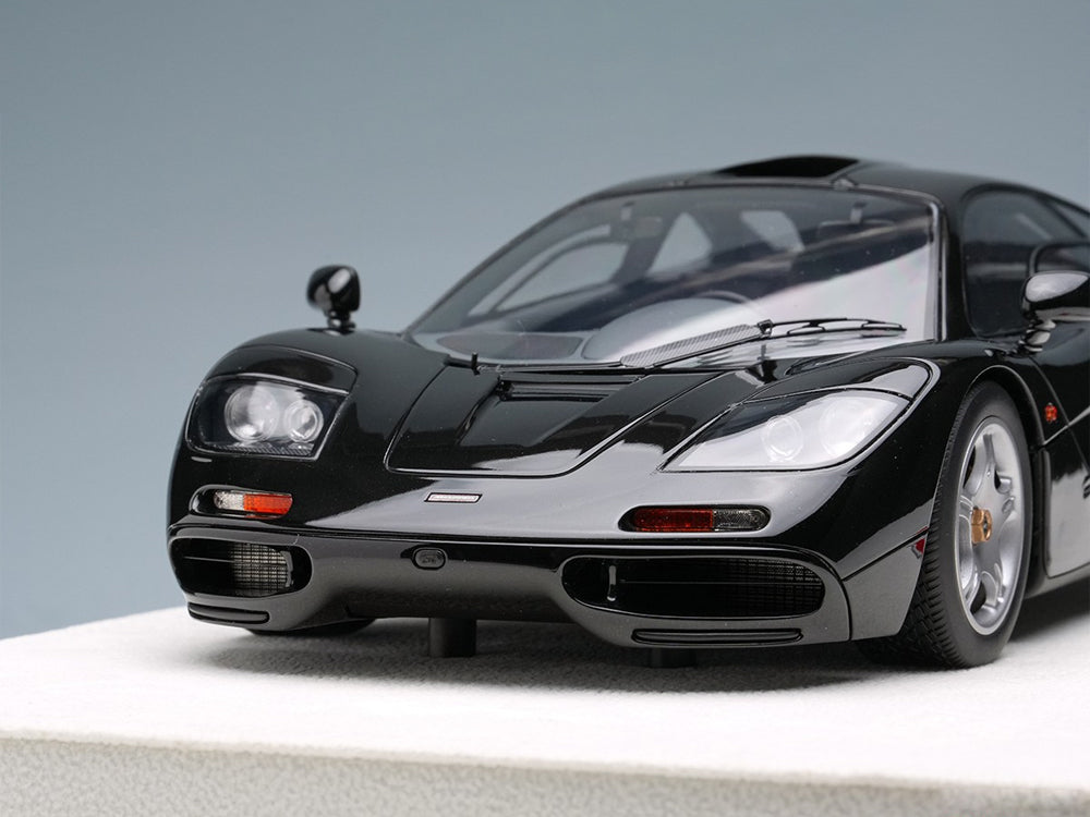 Make Up Model 1/18 McLaren F1 Road Car 1994 Jet Black Metallic