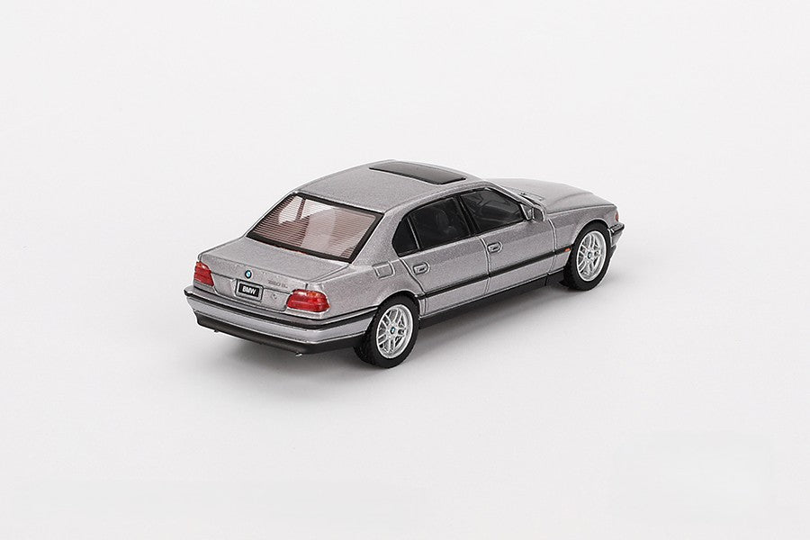 MiniGT 1/64 BMW 750IL Aspen Silver Metallic