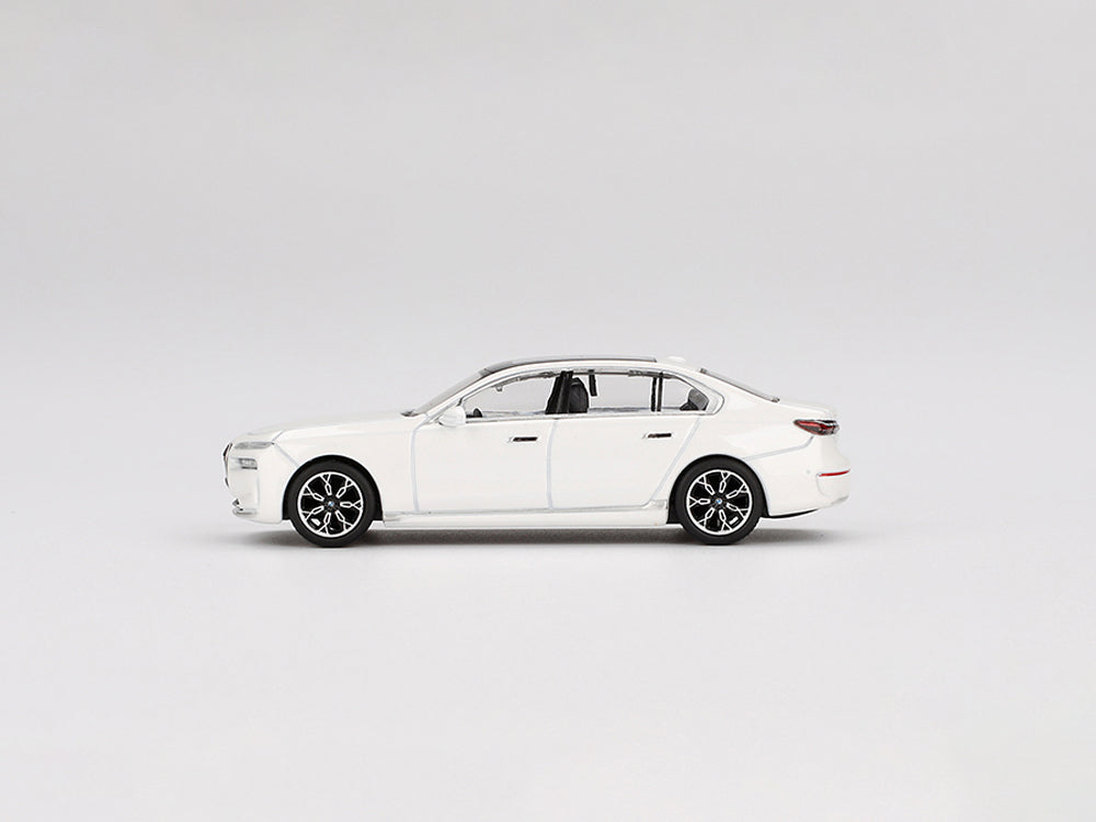 MiniGT 1/64 BMW i7 xDrive60 Mineral White