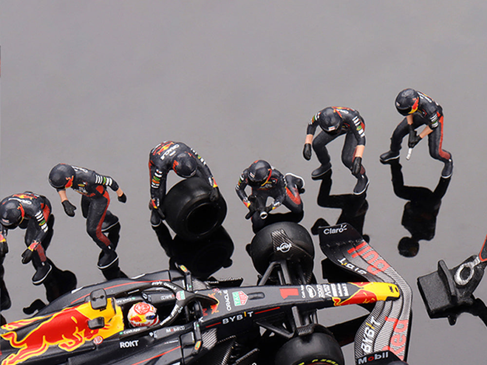 MiniGT Oracle Red Bull Racing RB19 #1 Max Verstappen 2023 F1 2023 Japanese Grand Prix Pit Crew Set - Diecast Toyz Australia