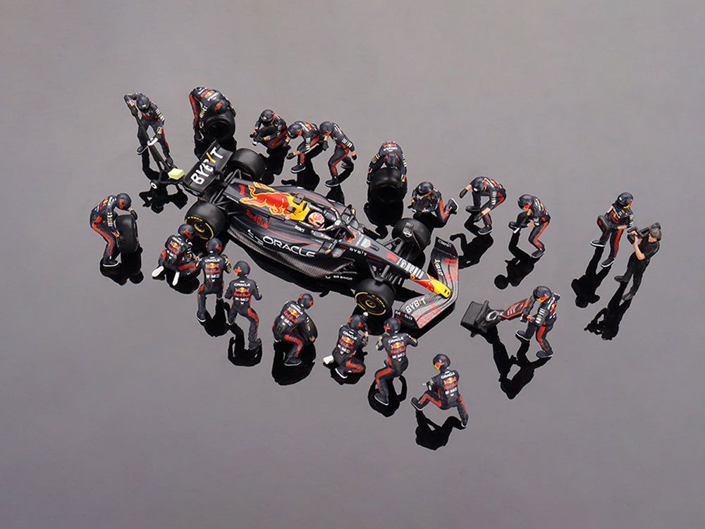 MiniGT Oracle Red Bull Racing RB19 #1 Max Verstappen 2023 F1 2023 Japanese Grand Prix Pit Crew Set - Diecast Toyz Australia