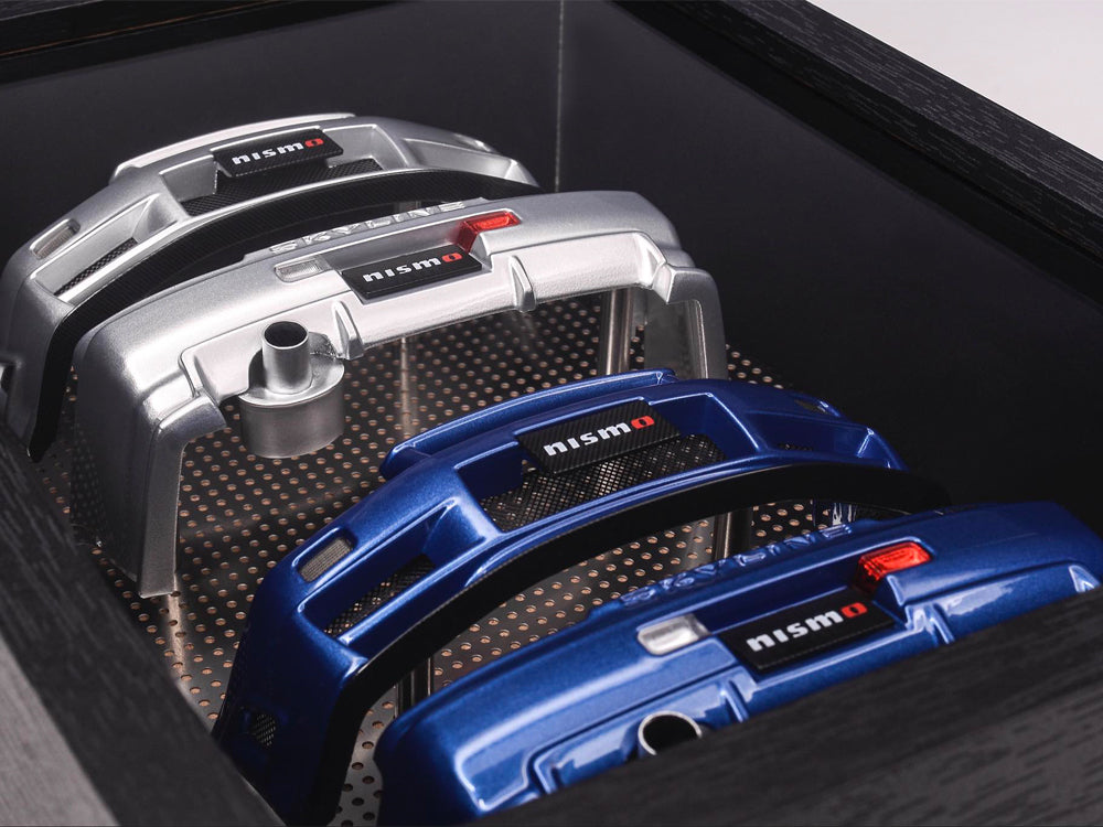 MotorHelix 1/18 Nissan Skyline GTR R34 Z Tune Silver and Bayside Blue Bumper Display Frame Set - Diecast Toyz Australia
