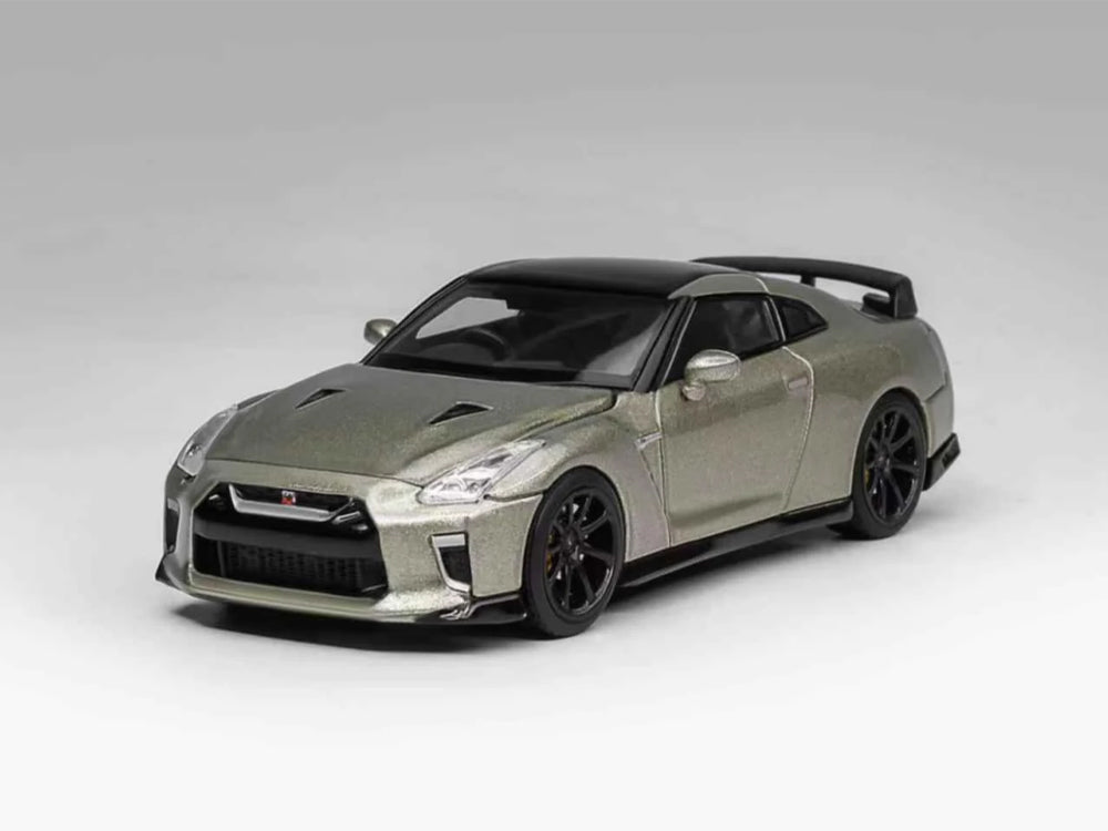 MotorHelix 1/64 Nissan Skyline GTR R35 Track Edition NISMO T-Spec Millennium Jade