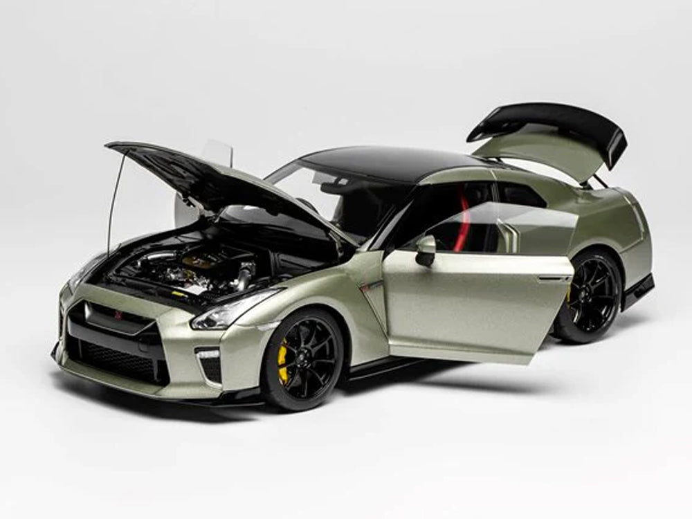 MotorHelix 1/18 Nissan Skyline GTR R35 Track Edition NISMO T-Spec Millennium Jade
