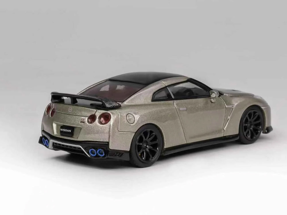 MotorHelix 1/64 Nissan Skyline GTR R35 Track Edition NISMO T-Spec Millennium Jade