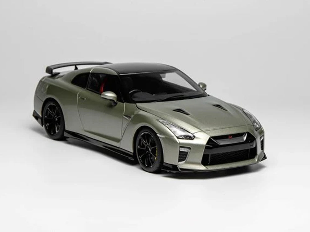 MotorHelix 1/18 Nissan Skyline GTR R35 Track Edition NISMO T-Spec Millennium Jade