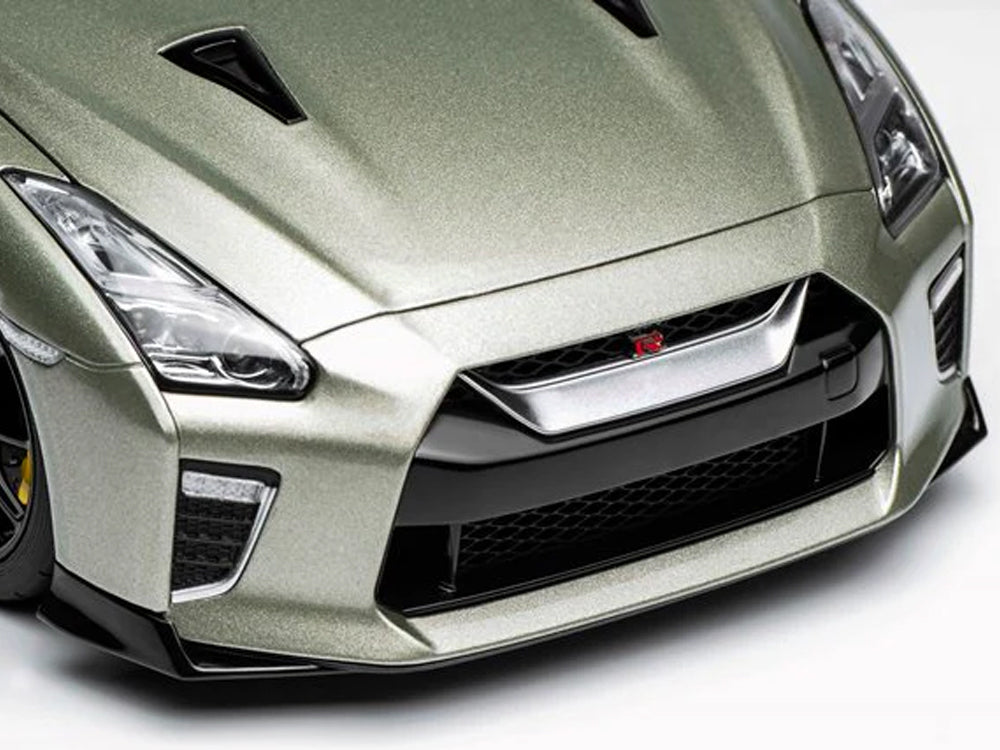 MotorHelix 1/18 Nissan Skyline GTR R35 Track Edition NISMO T-Spec Millennium Jade