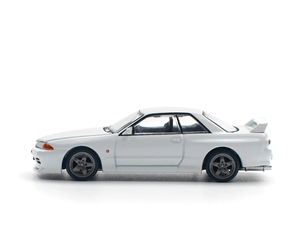 Pop Race 1/64 Nissan Skyline GT-R R32 Crystal White