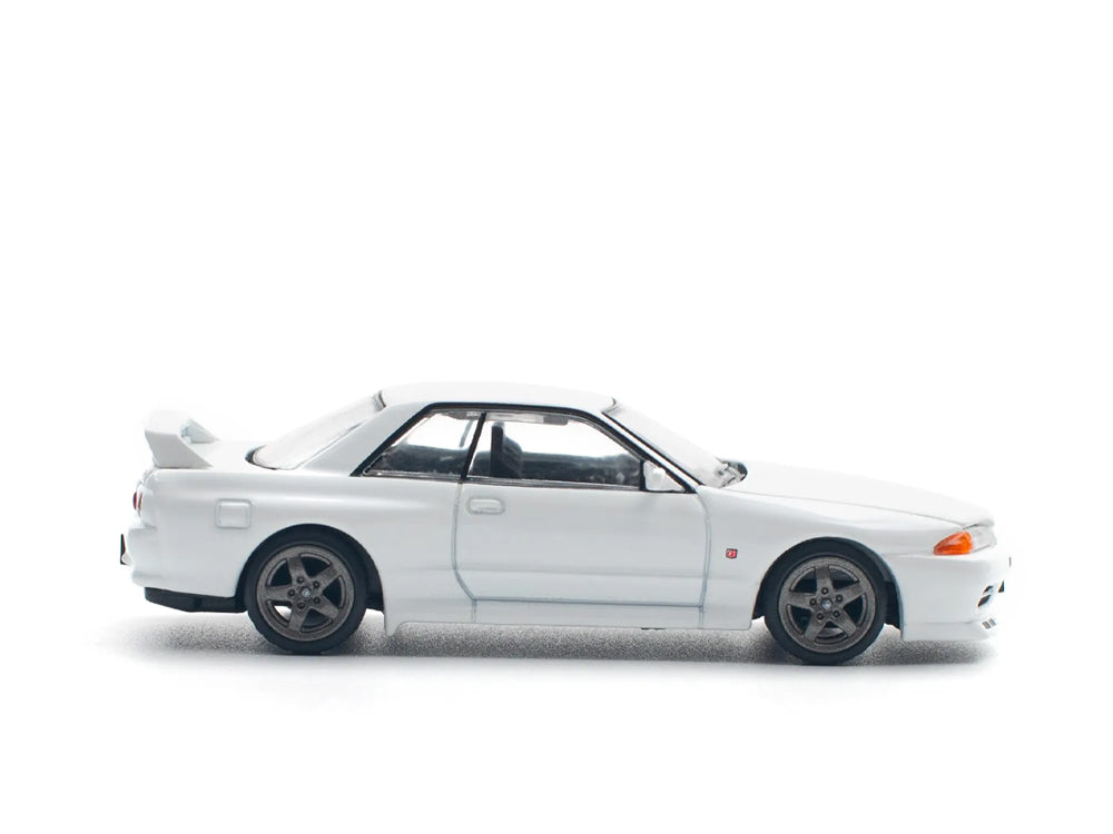 Pop Race 1/64 Nissan Skyline GT-R R32 Crystal White