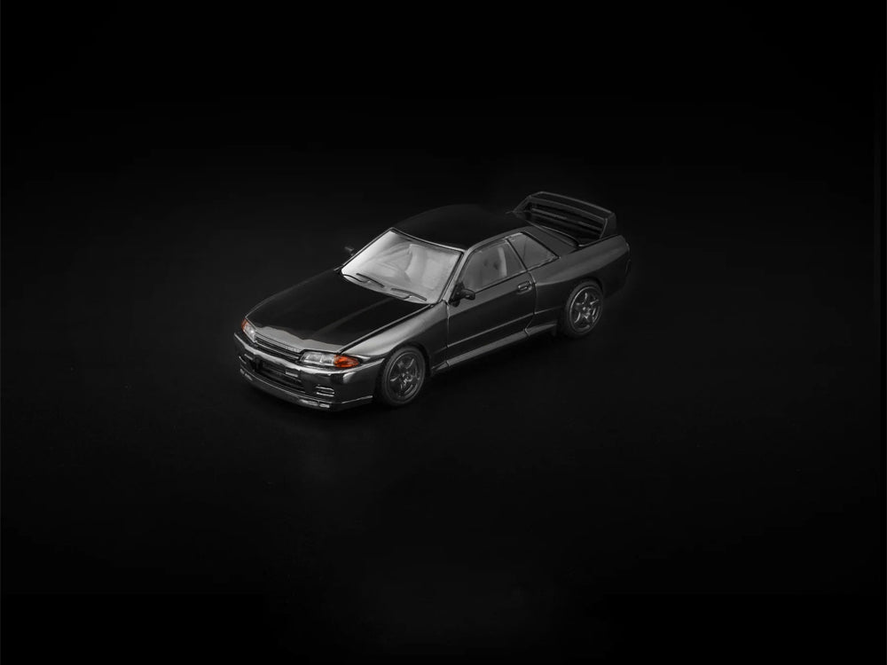 Pop Race 1/64 Nissan Skyline GTR R32 Dark Chrome Series