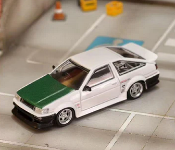 Street Weapon 1/64 RWB AE86 White with Green Bonnet