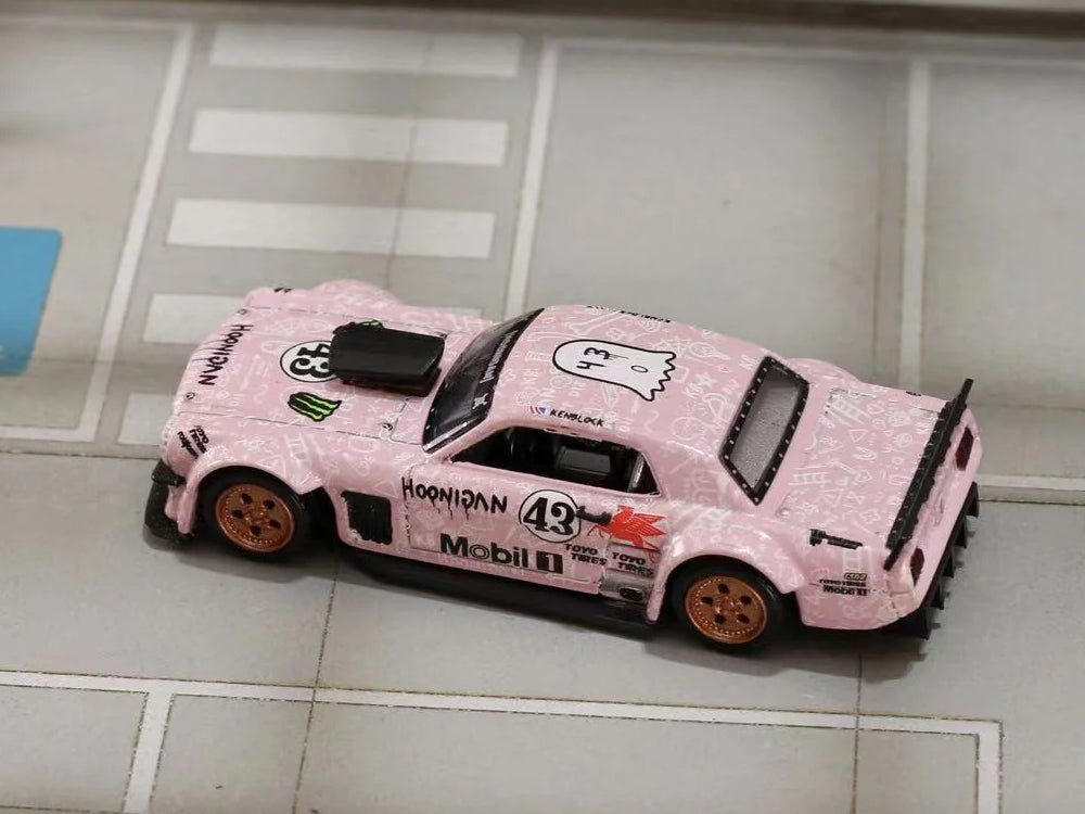 Street Weapon 1/64 1965 Mustang Hoonicorn RTR Los Angles Pink Monster Livery