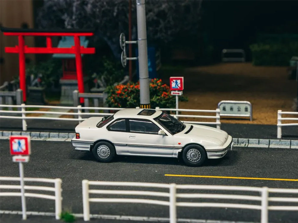 Tarmac Works 1/64 Honda Prelude BA4 White