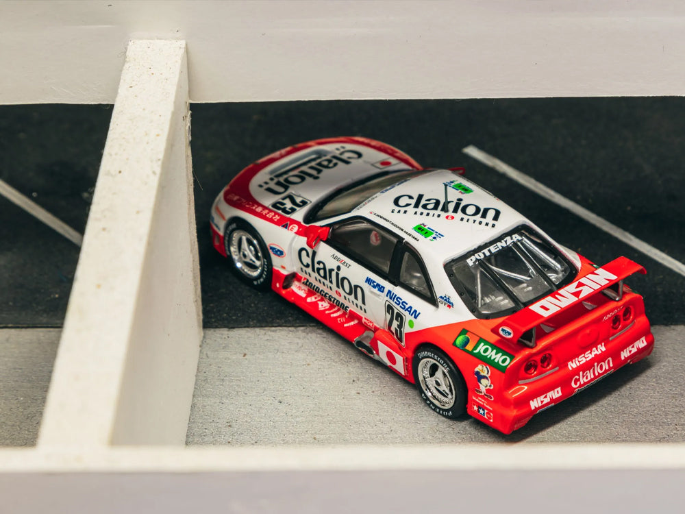 Tarmac Works 1/64 Nissan Skyline GTR NISMO LM 24Hr Le Mans 1995 Presentation K. Hoshino / T. Suzuki / M. Kageyama