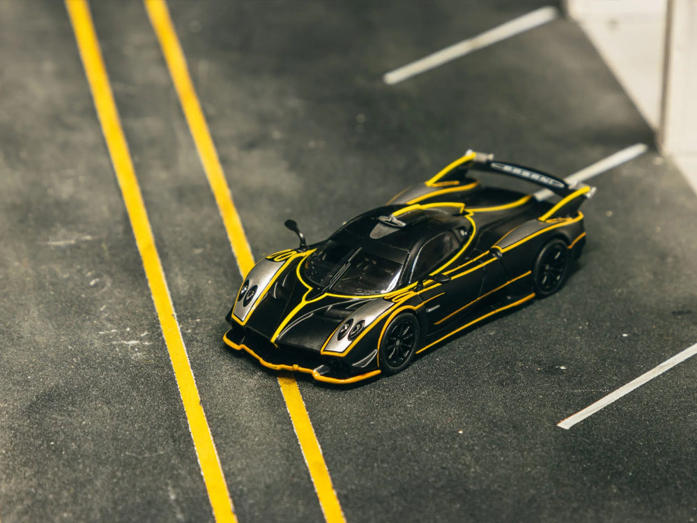 Tarmac Works 1/64 Pagani Huayra R Matte Black/Yellow