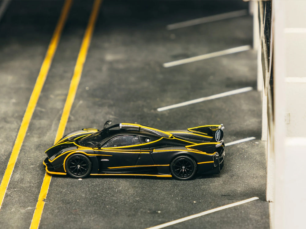 Tarmac Works 1/64 Pagani Huayra R Matte Black/Yellow