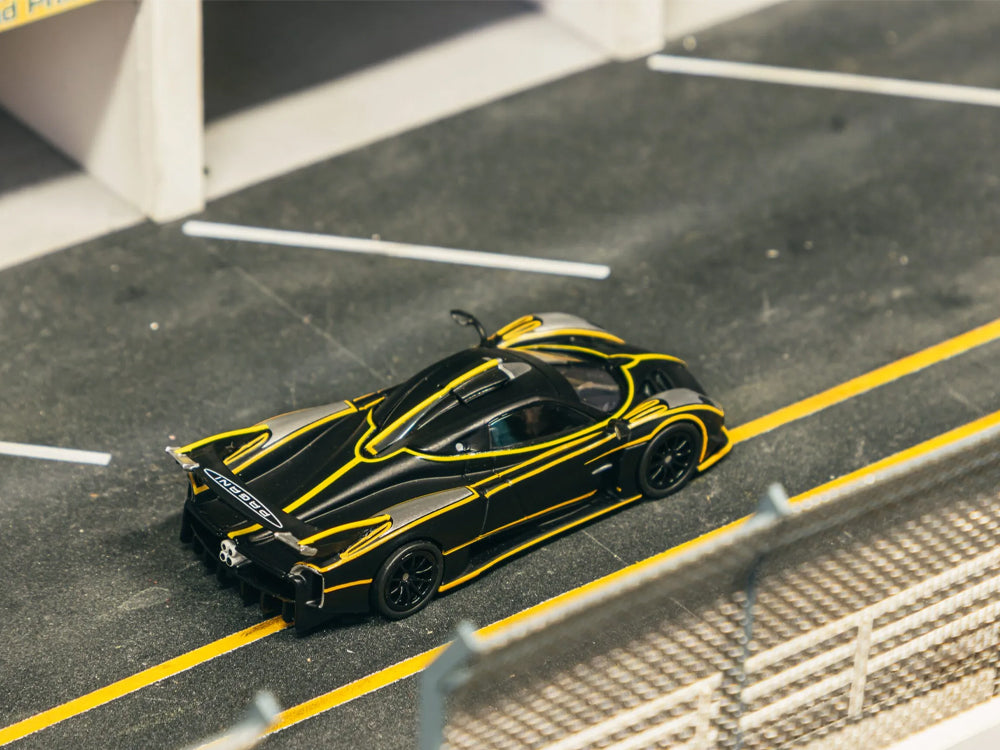 Tarmac Works 1/64 Pagani Huayra R Matte Black/Yellow