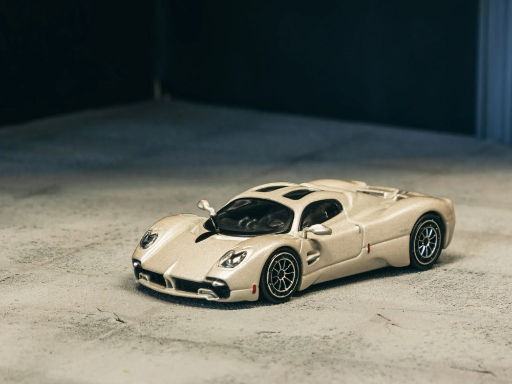 Tarmac Works 1/64 Pagani Utopia Rinascimento