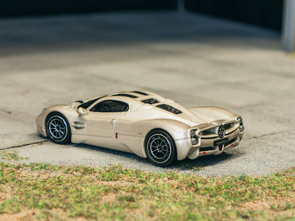 Tarmac Works 1/64 Pagani Utopia Rinascimento