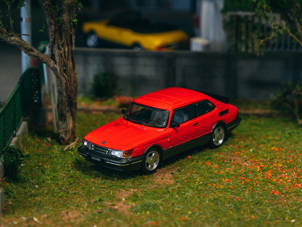 Tarmac Works 1/64 Saab 900 Turbo Red with Trading Card Combo Set