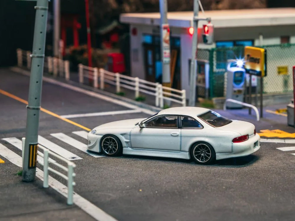 Tarmac Works 1/64 Vertex Toyota Soarer JZZ30 White